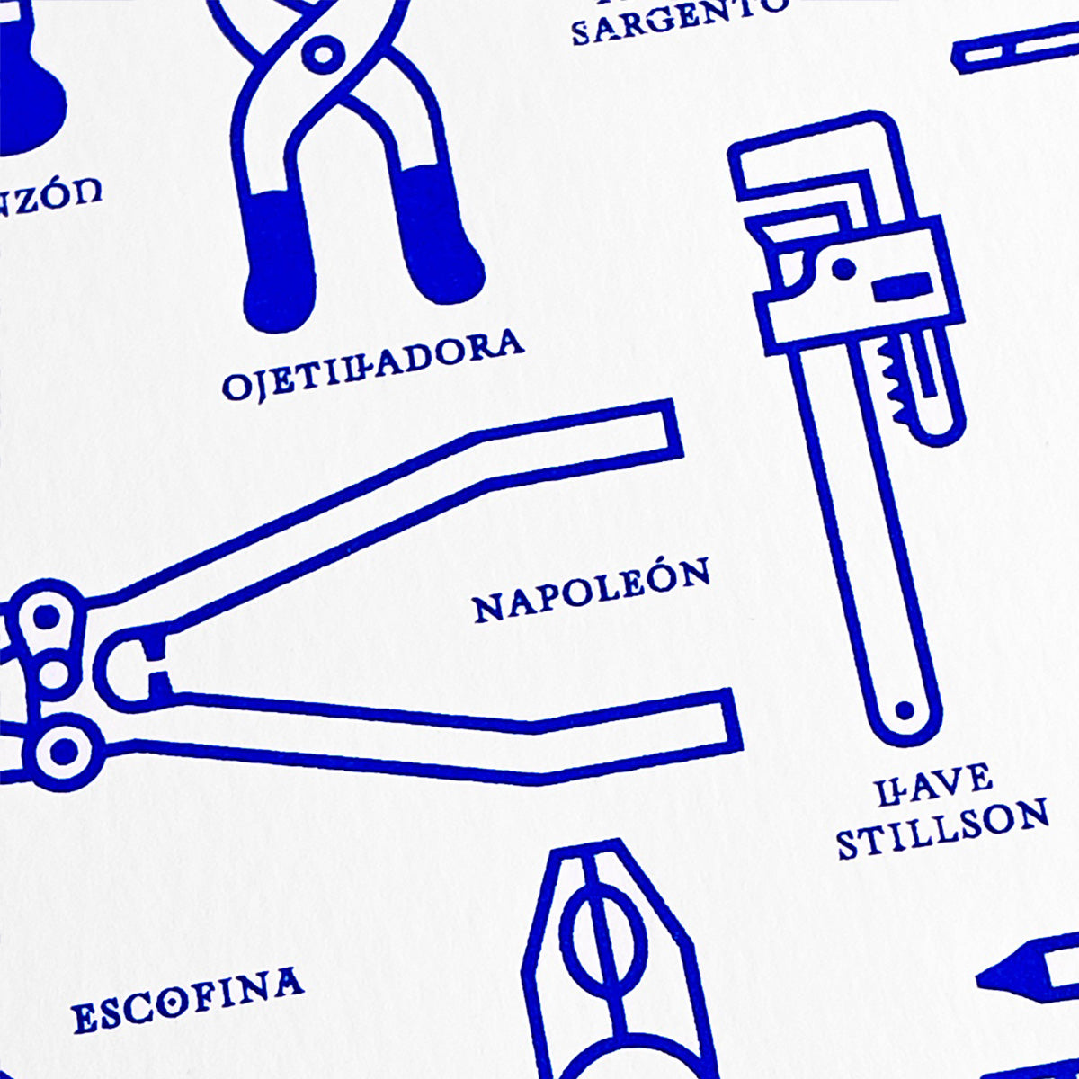 Cincuenta herramientas en un taller